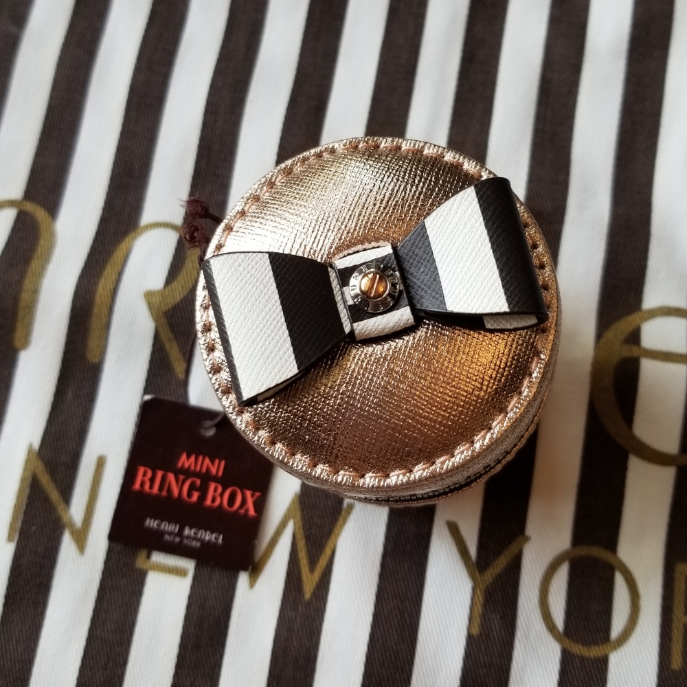 ❗Henri Bendel Rose Gold Leather Ring Case with Centennial Stripe Bow❗
